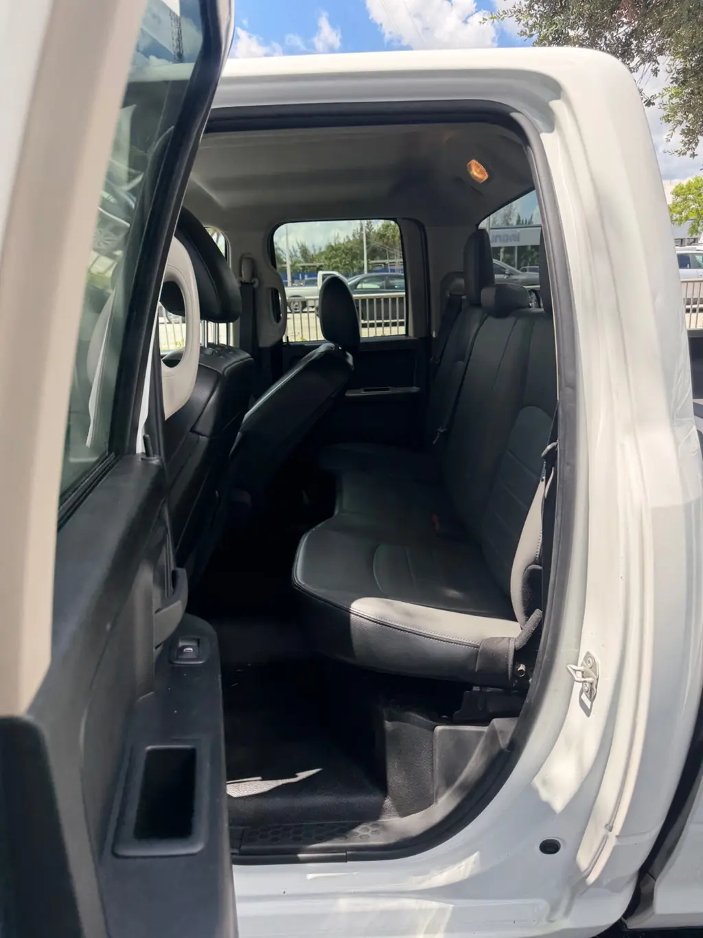 2023 RAM 1500 CLASSIC TRADESMAN photo 13