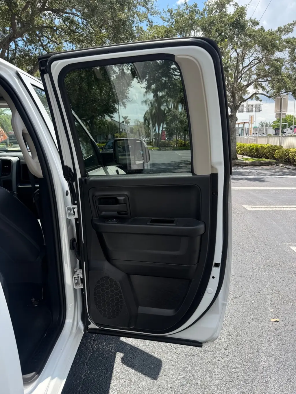 2023 RAM 1500 CLASSIC TRADESMAN photo 14