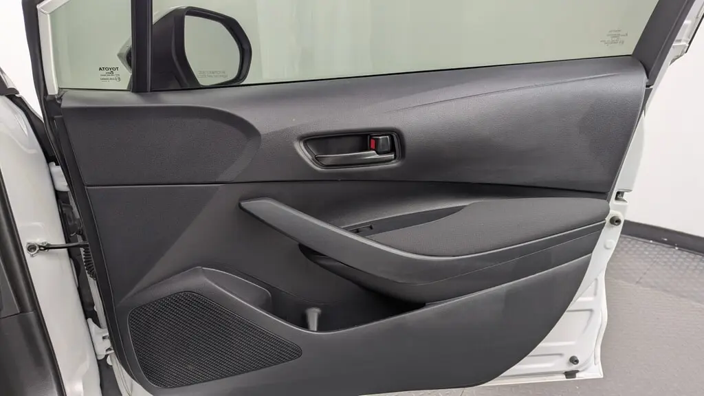 2023 TOYOTA COROLLA LE photo 22