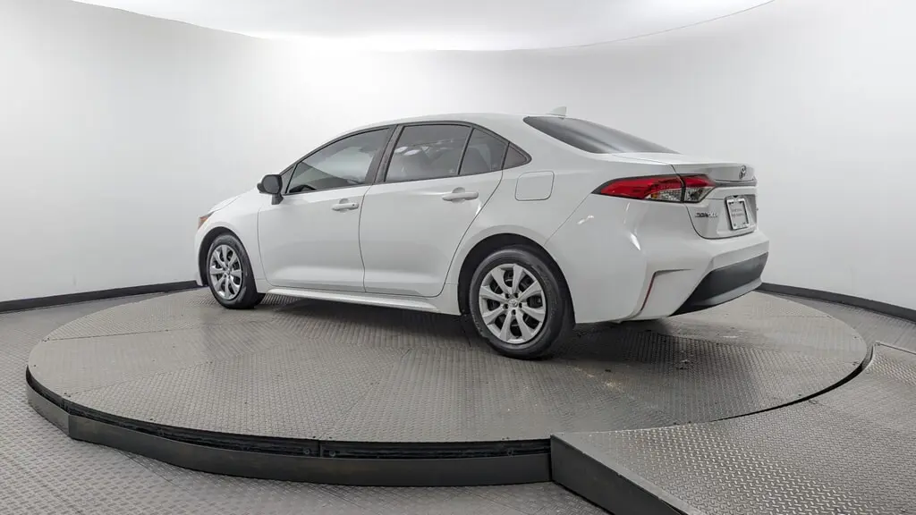 2023 TOYOTA COROLLA LE photo 5