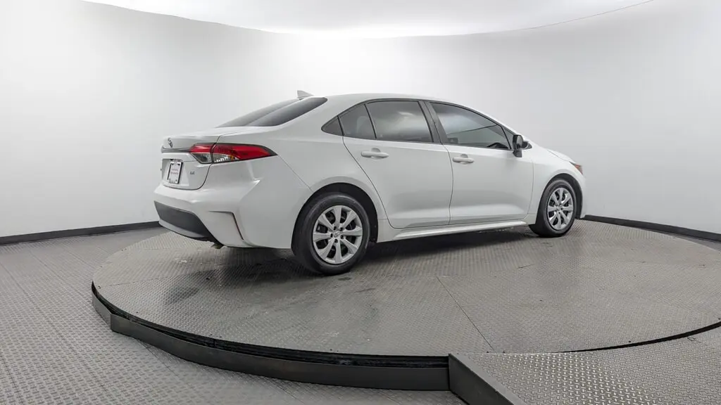 2023 TOYOTA COROLLA LE photo 7