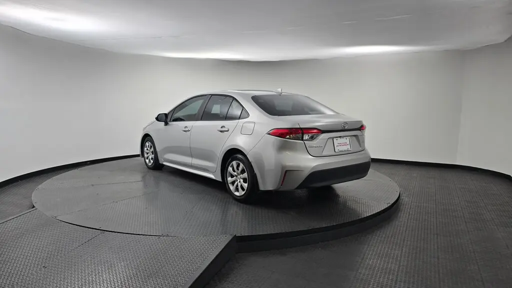 2025 TOYOTA COROLLA LE photo 5