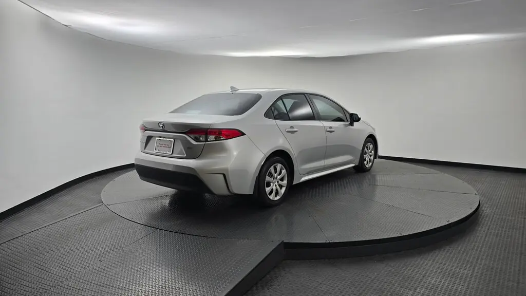 2025 TOYOTA COROLLA LE photo 7