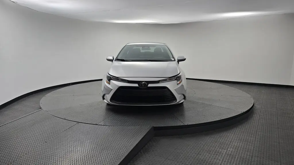 2025 TOYOTA COROLLA LE photo 11