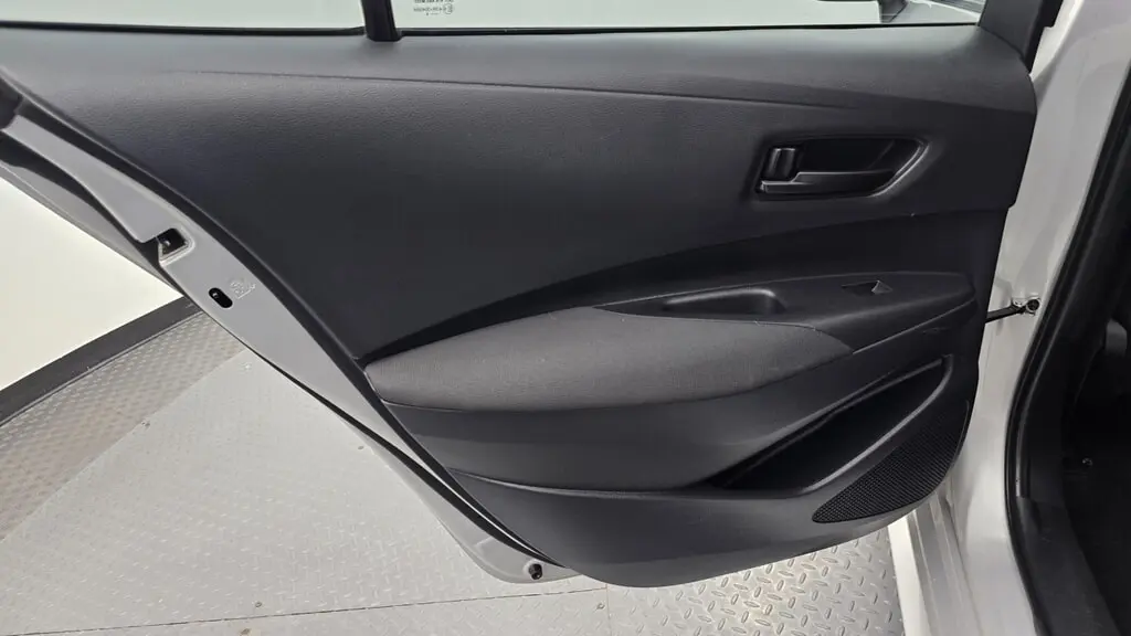 2025 TOYOTA COROLLA LE photo 15
