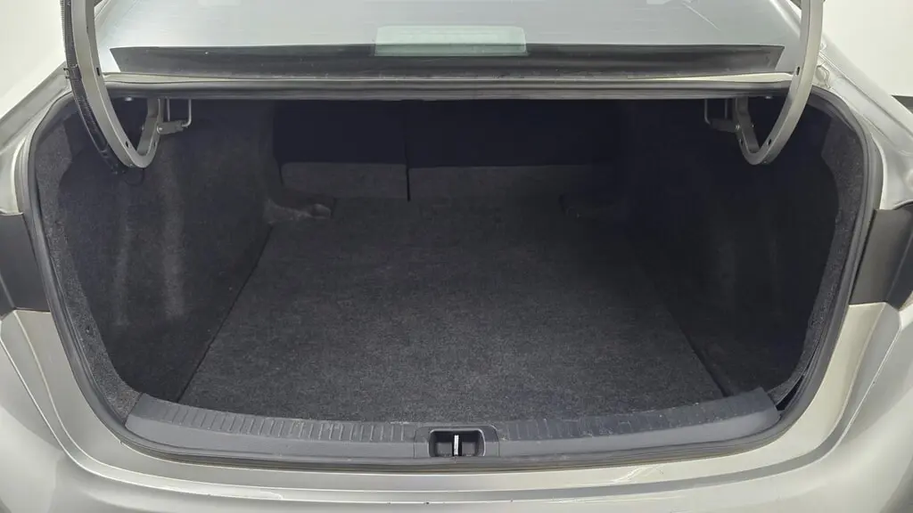 2025 TOYOTA COROLLA LE photo 16