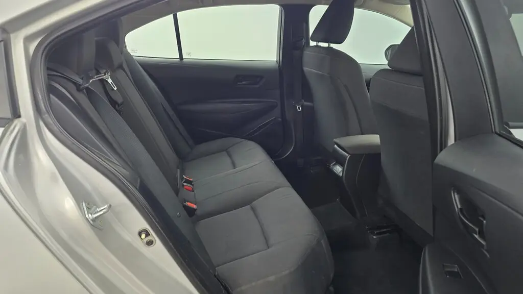 2025 TOYOTA COROLLA LE photo 17