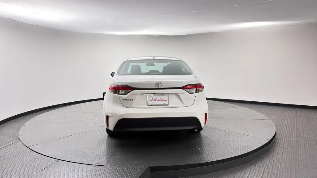 2024 TOYOTA COROLLA LE photo 6