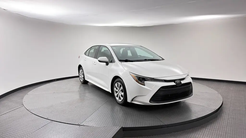 2024 TOYOTA COROLLA LE photo 10