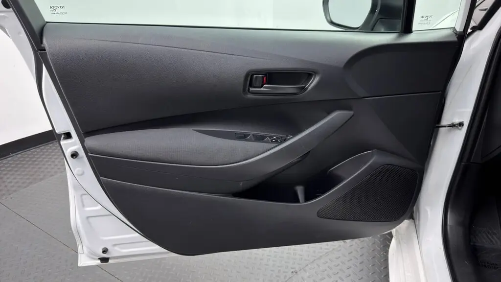 2024 TOYOTA COROLLA LE photo 12