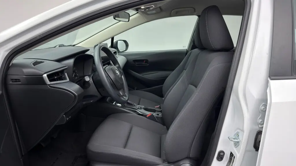2024 TOYOTA COROLLA LE photo 13