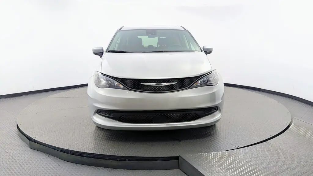 2023 CHRYSLER VOYAGER LX photo 11