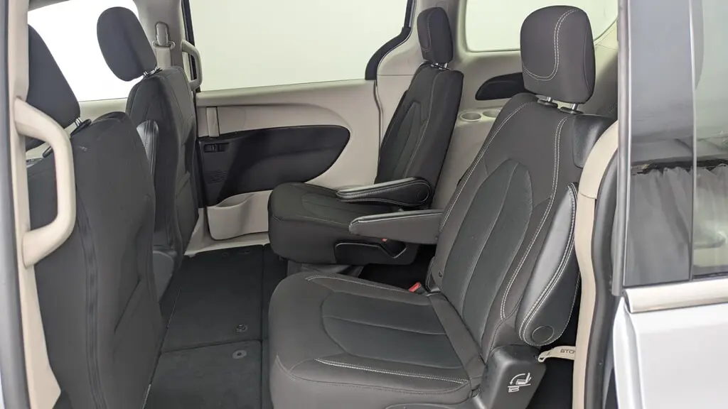 2023 CHRYSLER VOYAGER LX photo 15