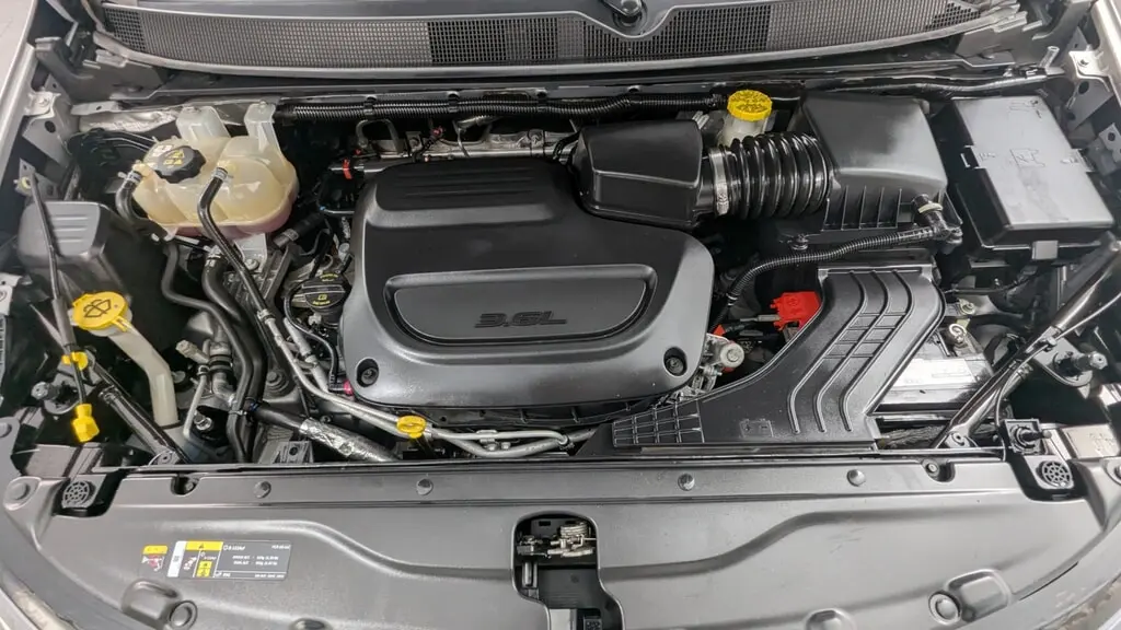 2023 CHRYSLER VOYAGER LX photo 28