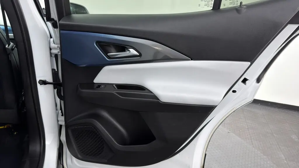 2024 CHEVROLET EQUINOX EV LT photo 20