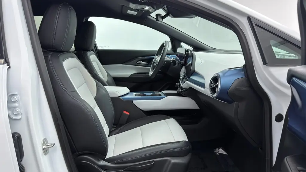 2024 CHEVROLET EQUINOX EV LT photo 21