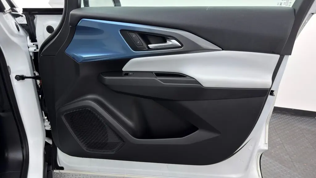 2024 CHEVROLET EQUINOX EV LT photo 22