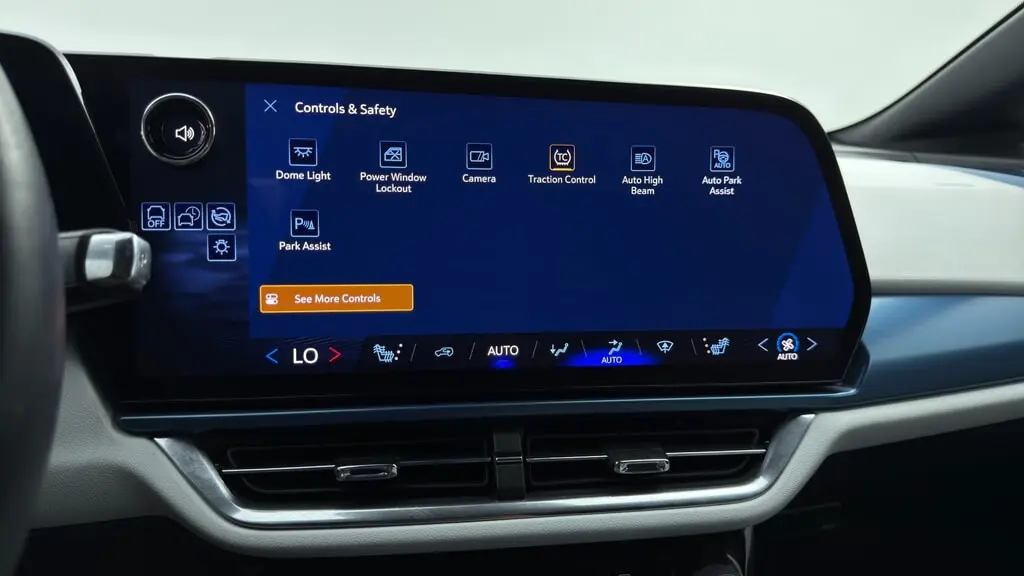 2024 CHEVROLET EQUINOX EV LT photo 32
