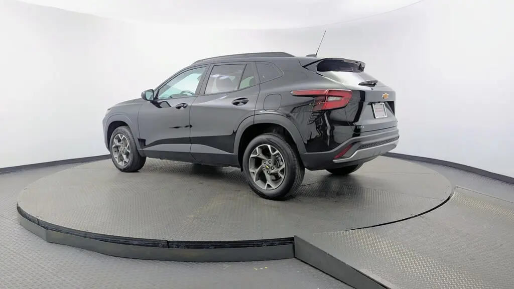 2025 CHEVROLET TRAX LT photo 5