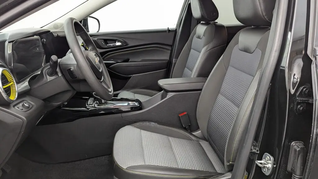 2025 CHEVROLET TRAX LT photo 13