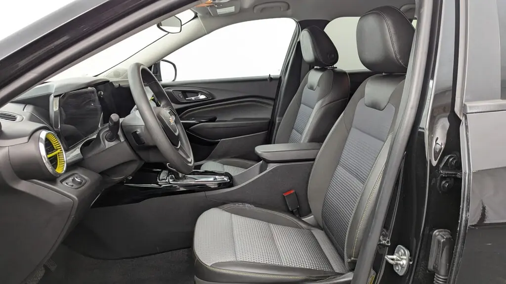 2025 CHEVROLET TRAX LT photo 15