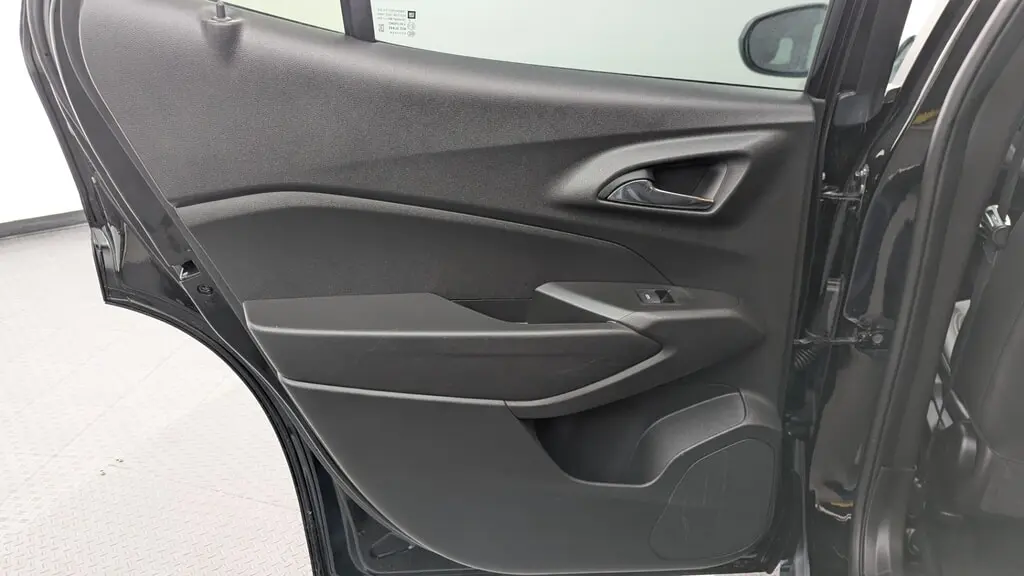2025 CHEVROLET TRAX LT photo 16