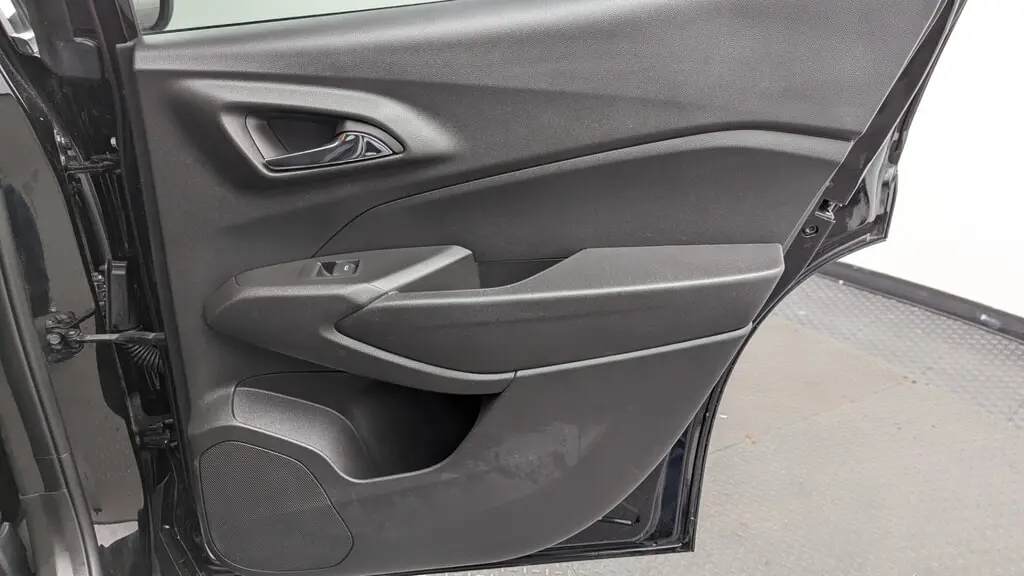 2025 CHEVROLET TRAX LT photo 21