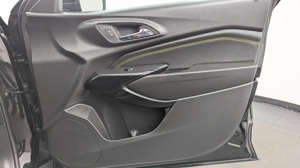2025 CHEVROLET TRAX LT photo 23