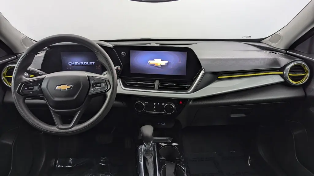 2025 CHEVROLET TRAX LT photo 26