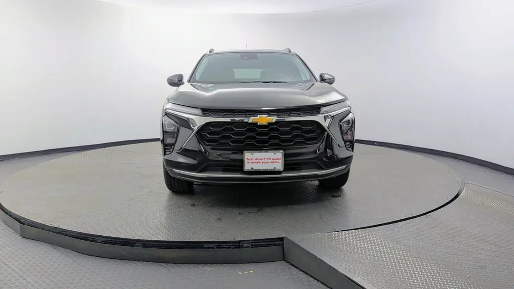 2025 CHEVROLET TRAX LT photo 11
