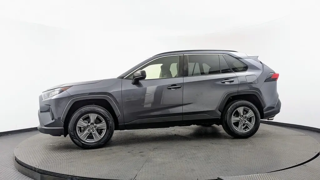 2022 TOYOTA RAV4 HYBRID LE photo 2