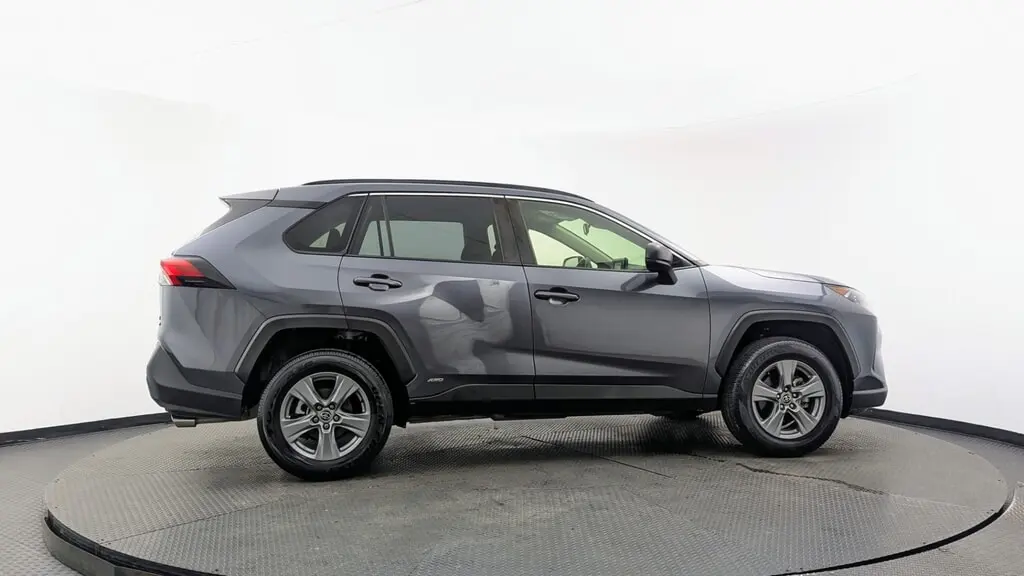2022 TOYOTA RAV4 HYBRID LE photo 8