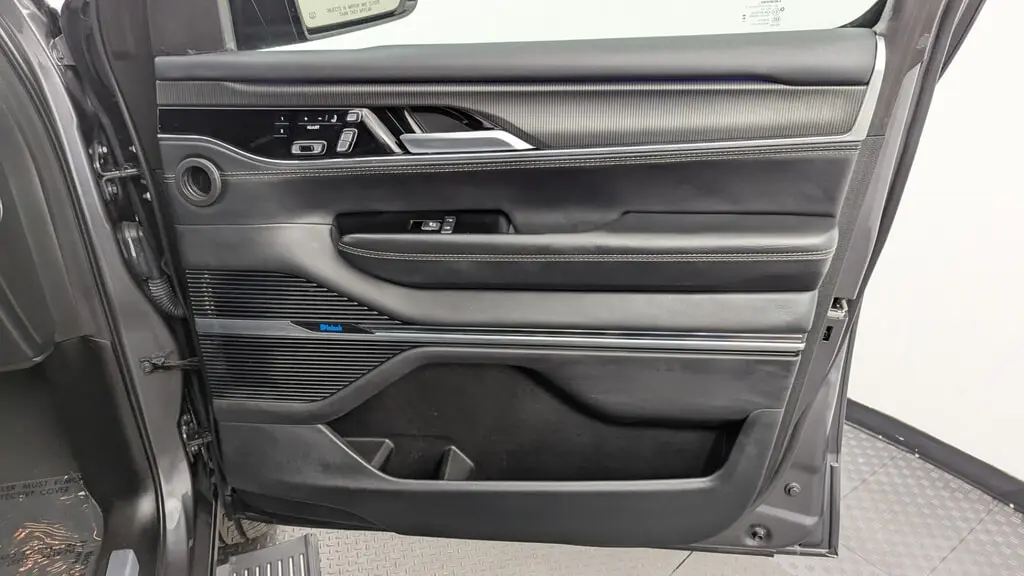 2024 JEEP GRAND WAGONEER L SERIES II OBSIDIAN photo 24