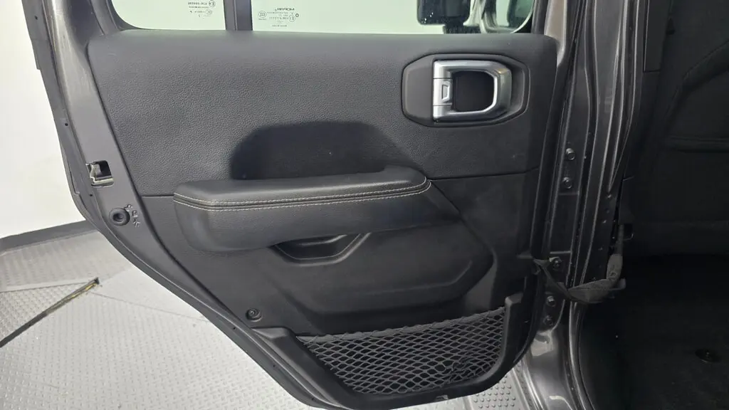 2023 JEEP WRANGLER SAHARA photo 15