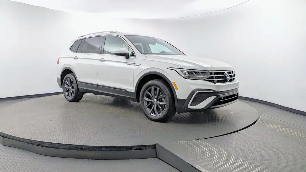 2023 VOLKSWAGEN TIGUAN SE photo 10