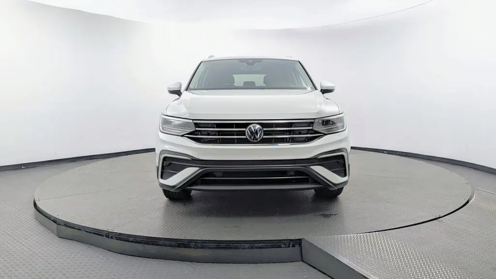 2023 VOLKSWAGEN TIGUAN SE photo 11