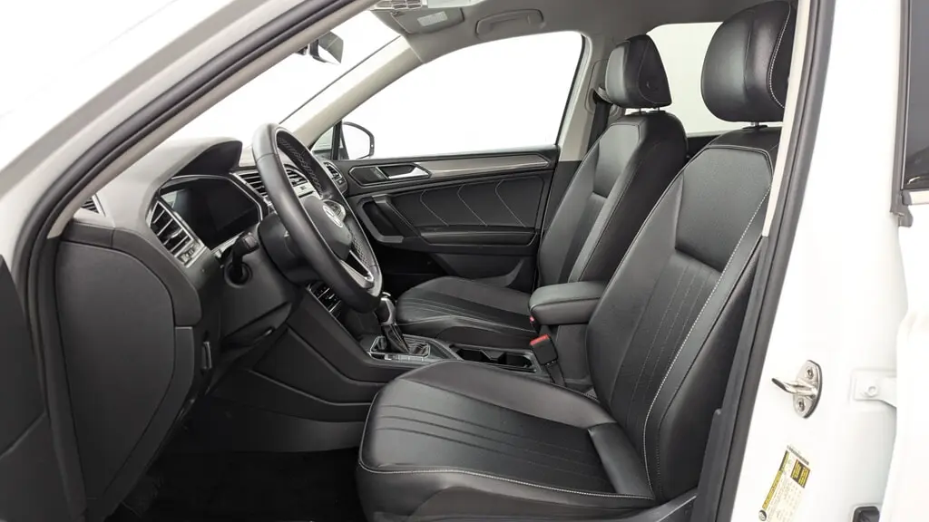 2023 VOLKSWAGEN TIGUAN SE photo 13