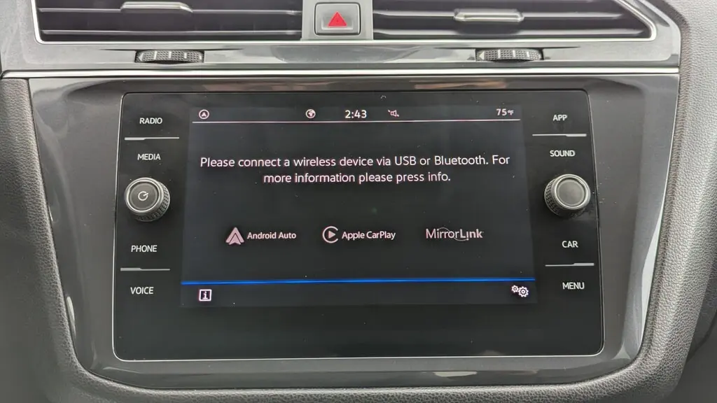 2023 VOLKSWAGEN TIGUAN SE photo 28