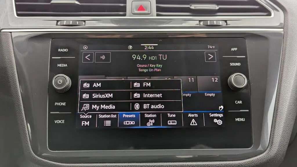 2023 VOLKSWAGEN TIGUAN SE photo 29