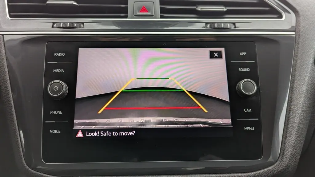 2023 VOLKSWAGEN TIGUAN SE photo 30