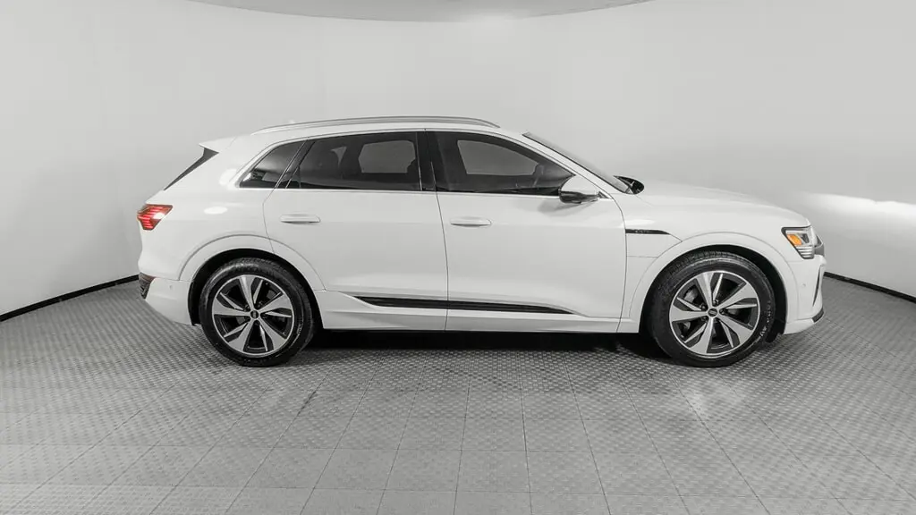 Florida Fine Cars - Used AUDI Q8 E-TRON 2024 ORLANDO PREMIUM PLUS