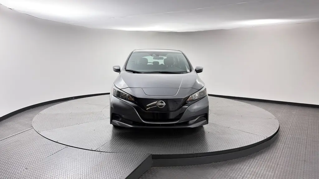 2025 NISSAN LEAF S photo 11