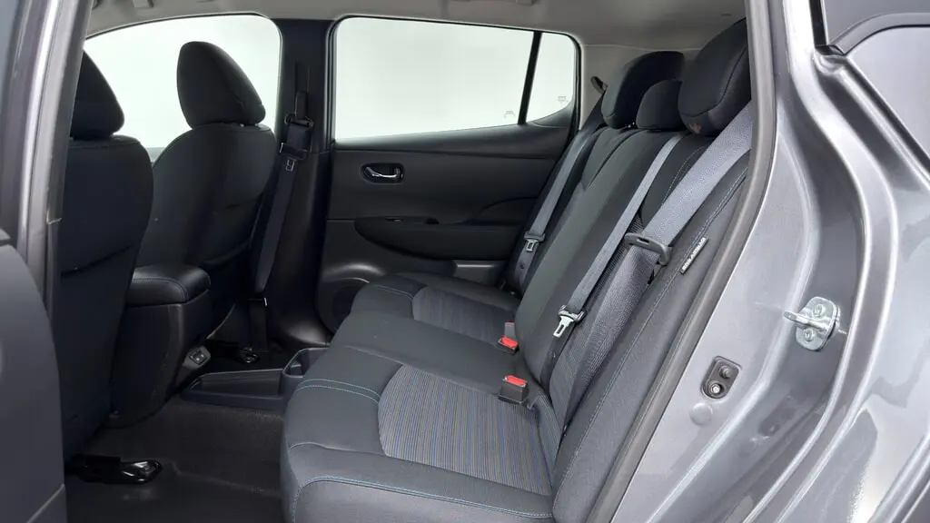 2025 NISSAN LEAF S photo 16