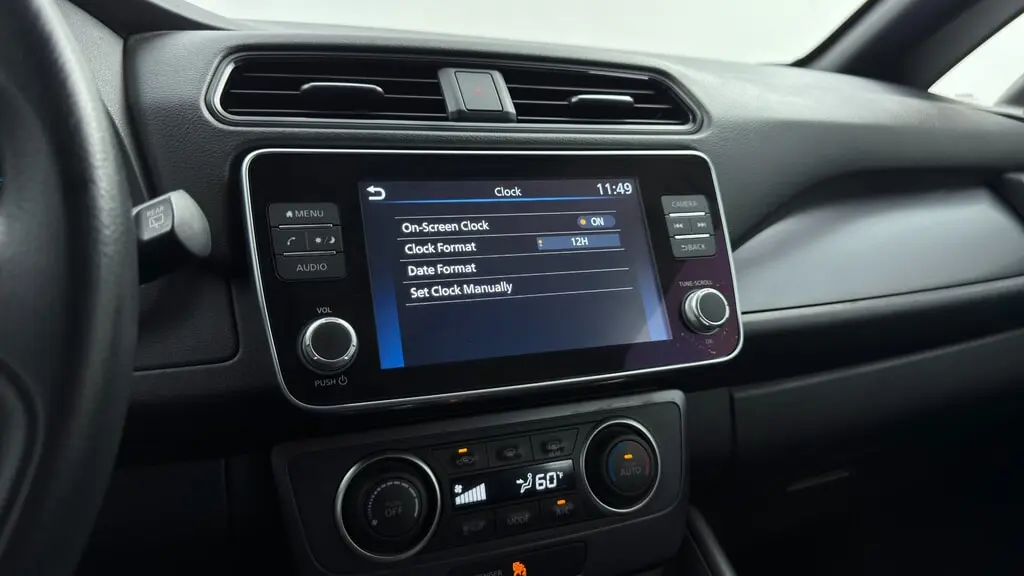 2025 NISSAN LEAF S photo 32