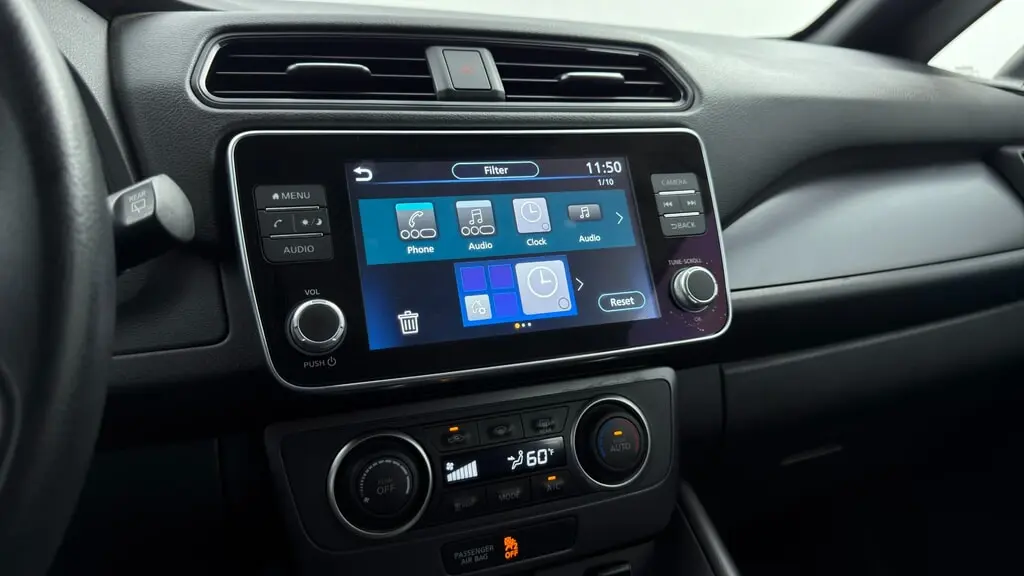 2025 NISSAN LEAF S photo 33