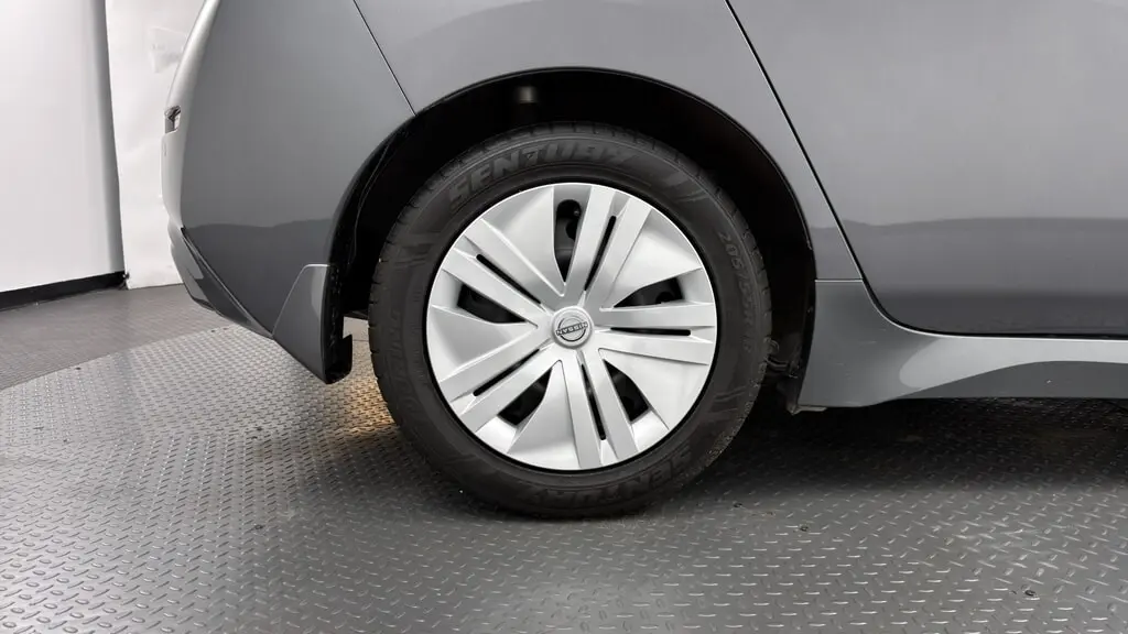 2025 NISSAN LEAF S photo 35