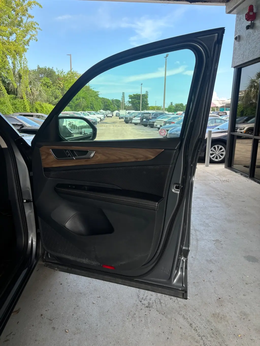 Florida Fine Cars - Used VOLKSWAGEN ATLAS 2025 MIAMI 2.0T SE W/TECHNOLOGY