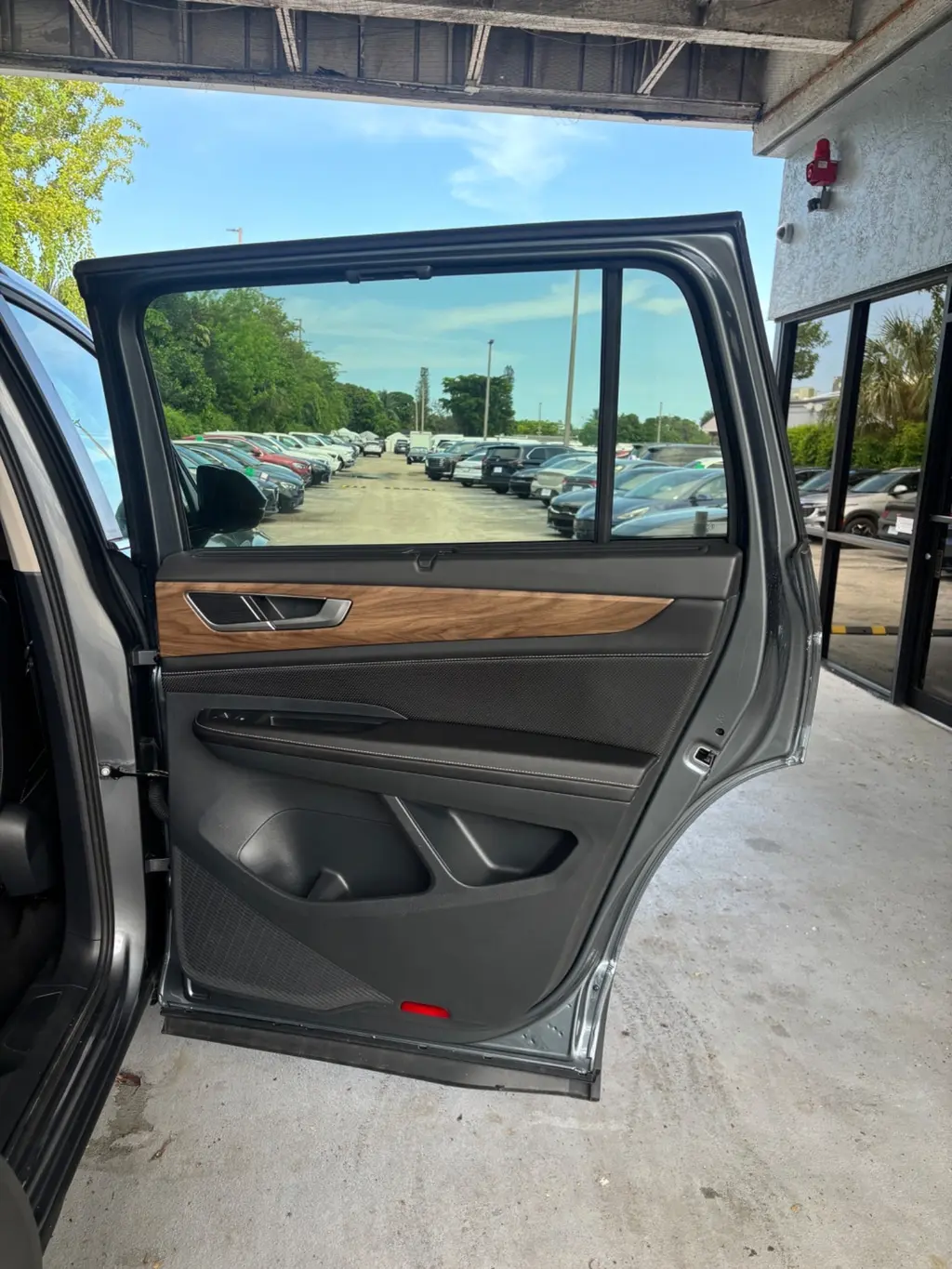 Florida Fine Cars - Used VOLKSWAGEN ATLAS 2025 MIAMI 2.0T SE W/TECHNOLOGY