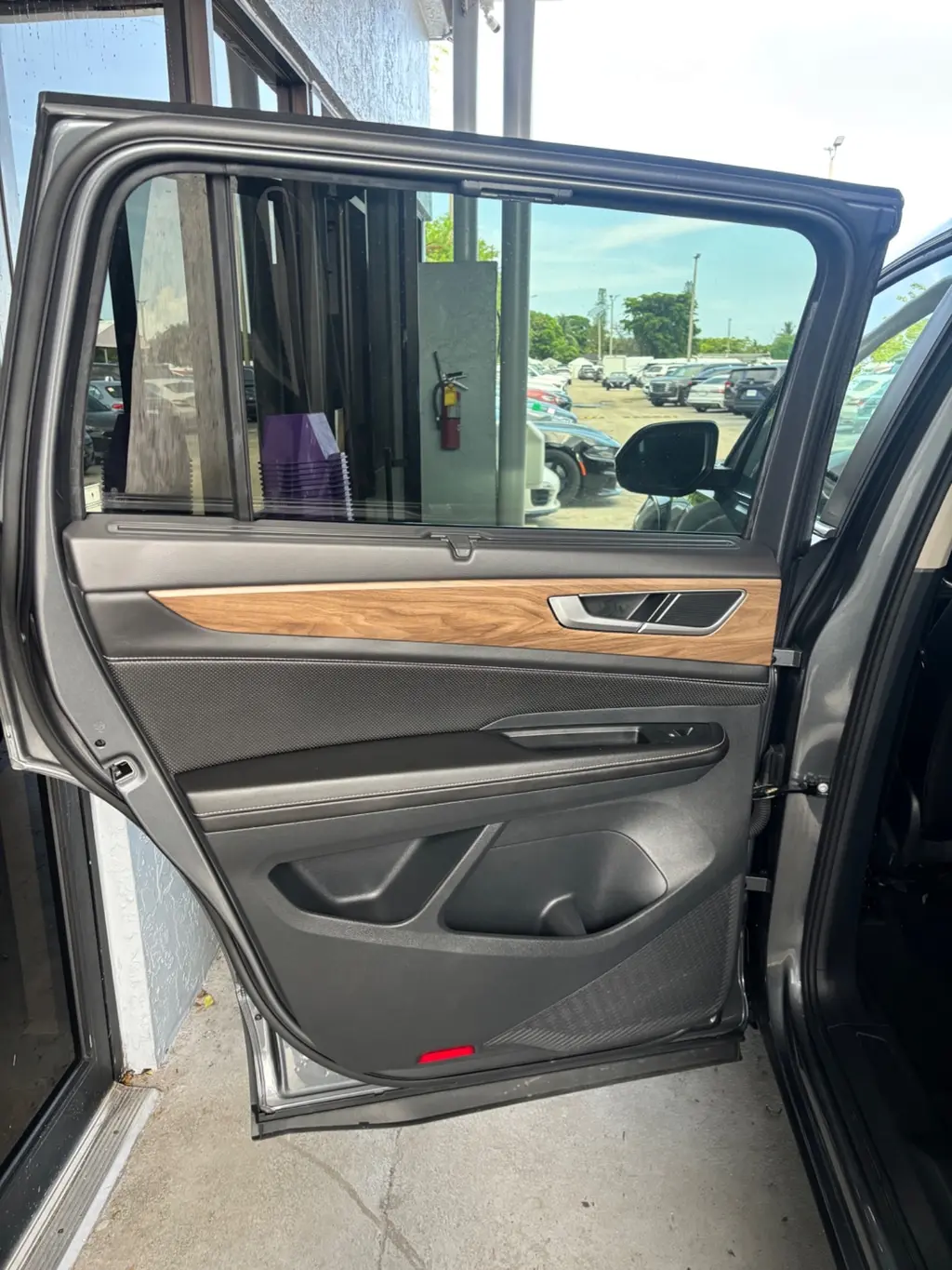 Florida Fine Cars - Used VOLKSWAGEN ATLAS 2025 MIAMI 2.0T SE W/TECHNOLOGY