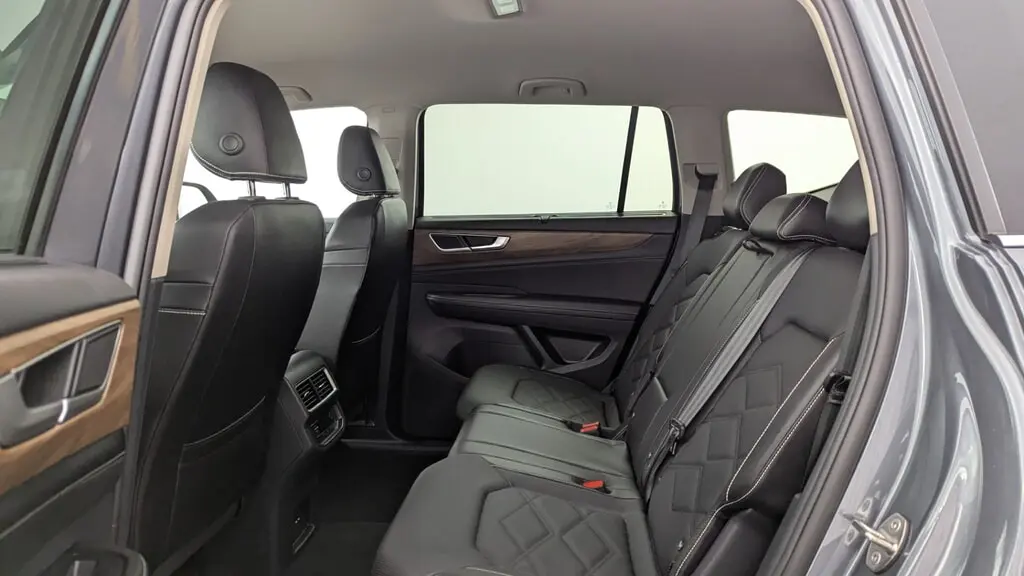 2025 VOLKSWAGEN ATLAS 2.0T SE W/TECHNOLOGY photo 16